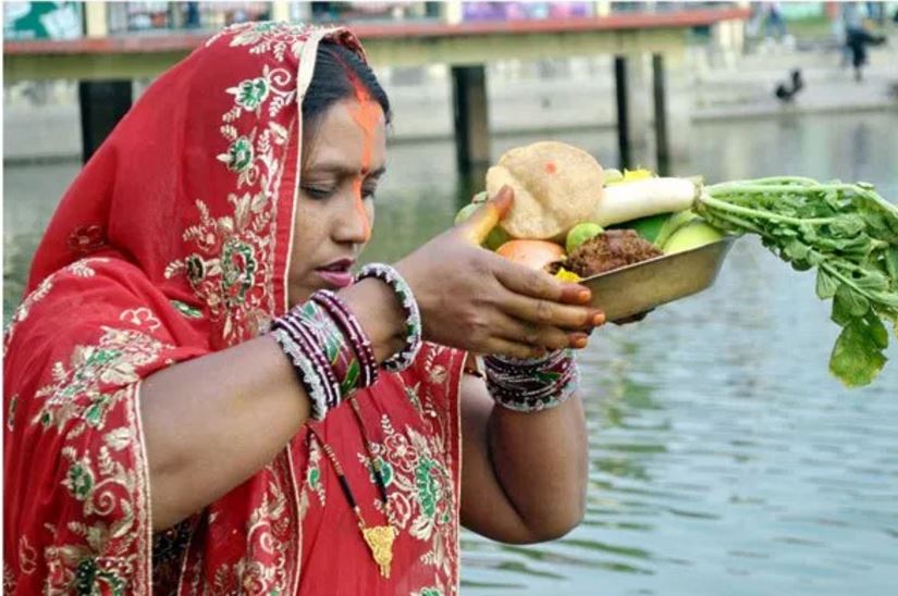 उदाउँदो सूर्यलाई अर्घ दिई सकियो चैते छठ