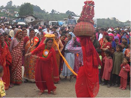 सुदूरपश्चिममा बूढी पोल्ने पर्व मनाइँदै