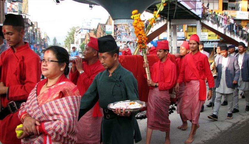 यस वर्षको फूलपाती अाज शनिबार अपराह्न ३ बजे भित्र्याइने